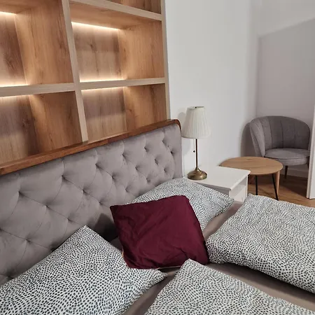 Old Town - 2 Bedrooms, Self Check-in Pressburg