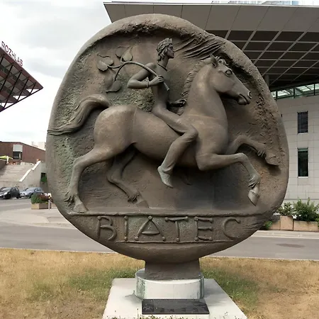 Old Town - 2 Bedrooms, Self Check-in * Bratislava