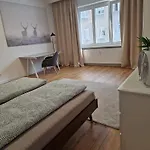 Old Town - 2 Bedrooms, Self Check-in Μπρατισλάβα